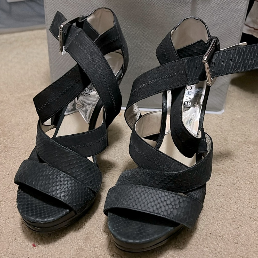MICHAEL Michael Kors black strappy high heels sandals. Size 7M